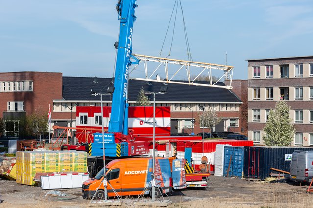 Lelystad - Bouwplaats met kraan door T.W. van Urk (bron: Shutterstock)