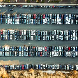 Parkeerplaats_Photo by Omer Rana on Unsplash