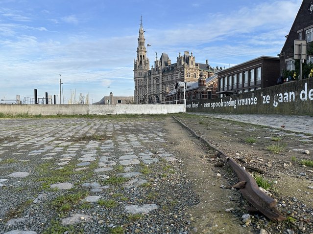 Zicht op voormalig hoofdgebouw Loodswezen Antwerpen door Kees de Graaf (bron: Gebiedsontwikkeling.nu)