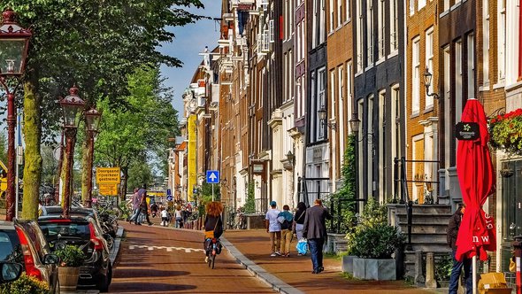 Amsterdam straat Pixabay door djedj (bron: pixabay.com)