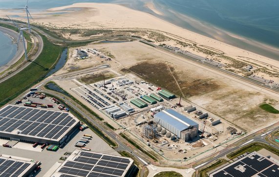 Hydrogen plant in Rotterdam door Aerovista Luchtfotografie (bron: Shutterstock)