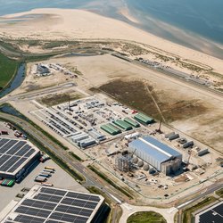 Hydrogen plant in Rotterdam door Aerovista Luchtfotografie (bron: Shutterstock)