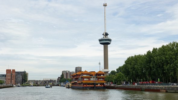 Euromast, Rotterdam door Westlight (bron: Shutterstock)