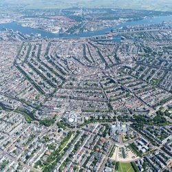 Luchtfoto Amsterdam door Aerovista Luchtfotografie (bron: Shutterstock)