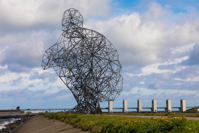 Kunstwerk bij Lelystad bij het Markermeer. door U. Eisenlohr (bron: Shutterstock)