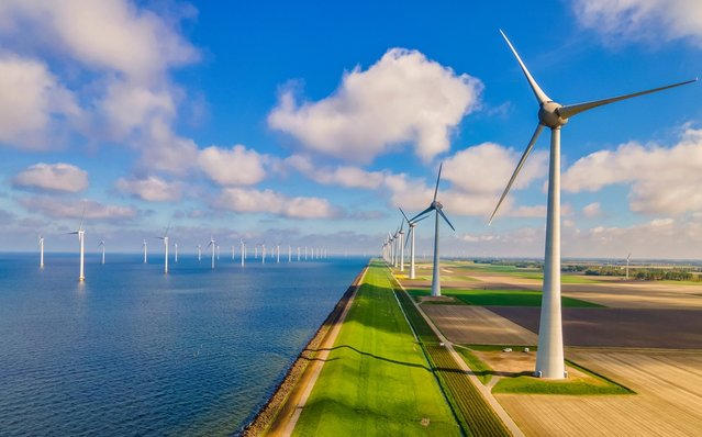 Windmolenpark door fokke baarssen (bron: Shutterstock)