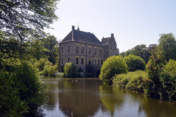 Ingang Kasteel Vorden door Roger Veringmeier (bron: commons.wikipedia.org)