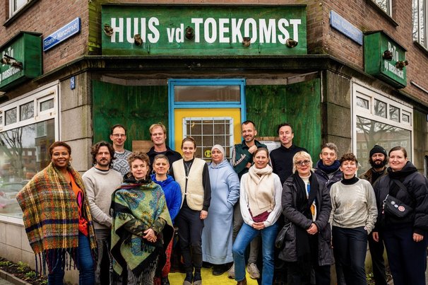 Het team achter Huis van de Toekomst bestaat uit kunstenaars, professionals en buurtbewoners door Havensteder (bron: Huis van de Toekomst)