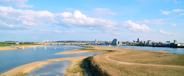 Nijmegen door Roger Veringmeier (bron: Wikimedia Commons)