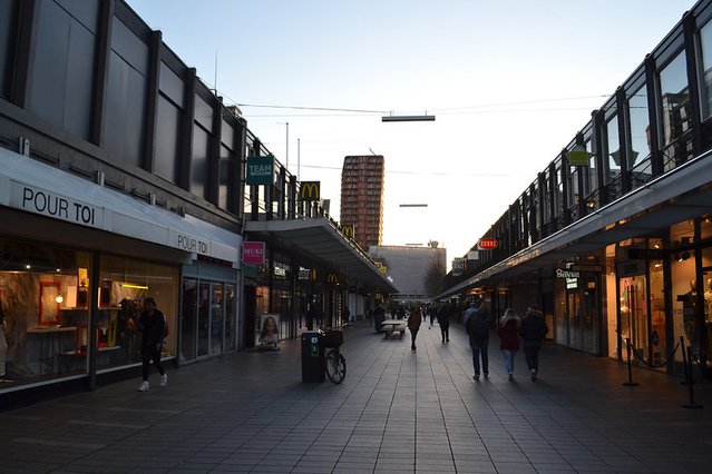 Lijnbaan, Rotterdam door Daniel (bron: Flickr)