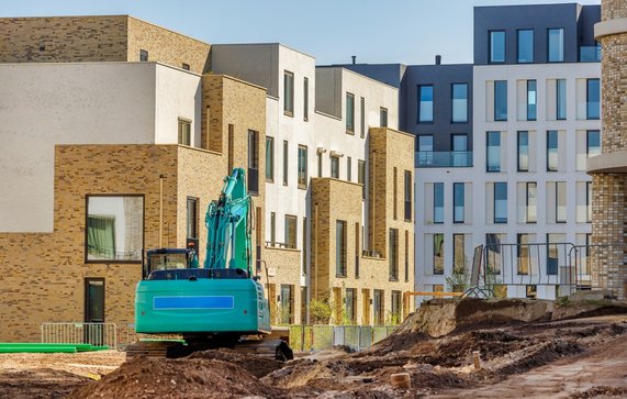 Bouw van moderne gezinswoningen in Zutphen door Martin Bergsma (bron: Shutterstock)