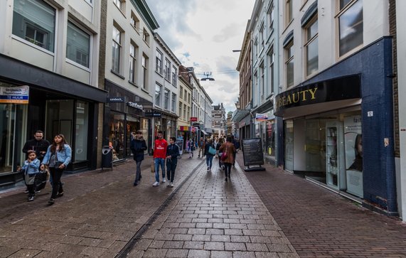 Winkelstraat in Arnhem door Photos by D (bron: shutterstock)