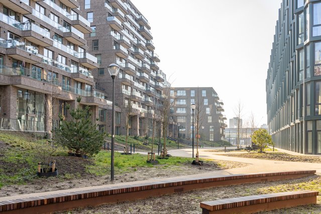 Doorgang tussen de woningen in Elements, Haarlem door Dura Vermeer (bron: Dura Vermeer)