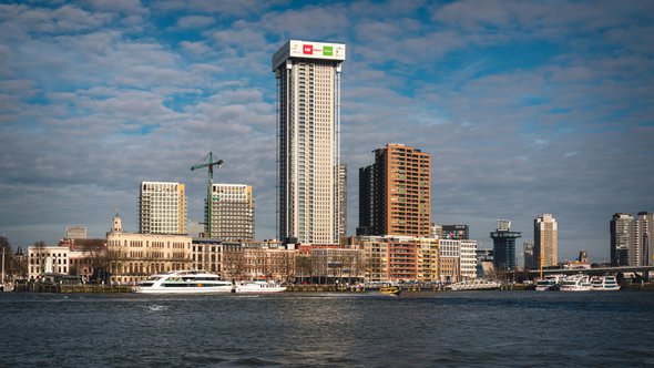 February 2021, De Zalmhaven, also referred to as Zalmhaven Toren, is a project that includes a 215m residential tower in Rotterdam, the Netherlands. door Jolanda Aalbers (bron: Shutterstock)