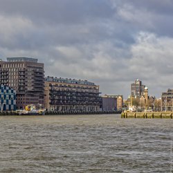 Lloydpier Rotterdam E-M1