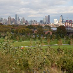 New York, Governors Island Park door Birkhaüser (bron: Resilient City: Landscape Architecture for Climate Change)