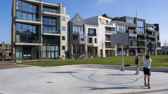 Basketballen in Spoorzone Delft door Nadine van den Berg (bron: Nadine van den Berg)