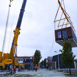 Fabriekswoning aan de hijskraan door Parteon (bron: Parteon)