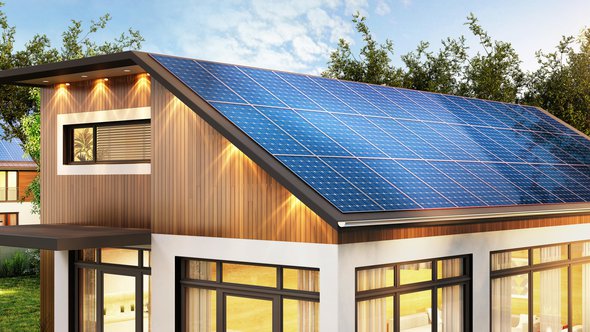 Modern huis met zonnepanelen op het dak. 3D-rendering door Slavun (bron: shutterstock)