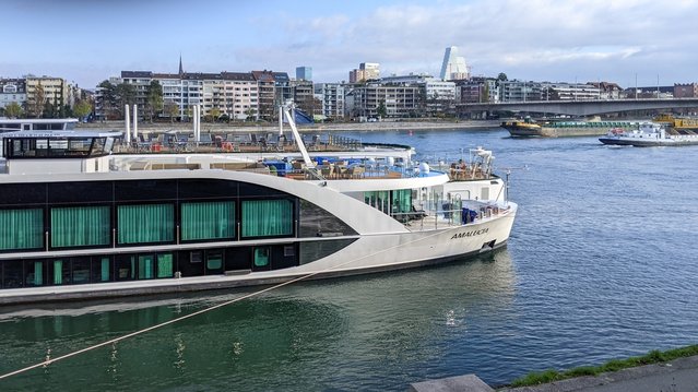 AmaWaterways riviercruiseschip Amalea in Basel door Volker Vornehm (bron: Shutterstock)