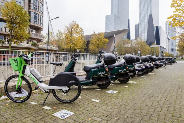 Mobiliteitsknooppunt voor deelvervoer nabij Rotterdam Centraal door Edwin Muller Photography (bron: Shutterstock)