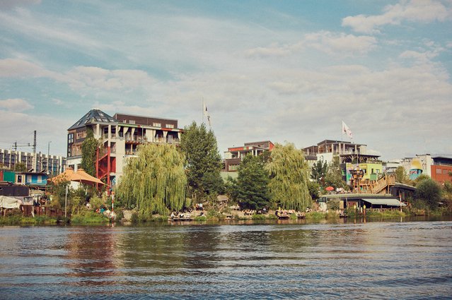 Holzmarkt, Berlijn door Studio Eyecandyn (bron: Holzmarkt 25)