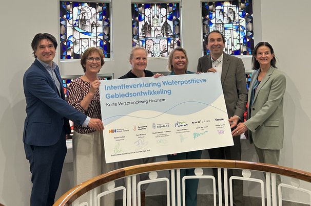 ondertekening intentie Korte Verspronckweg Haarlem door Ymere (bron: Ymere)