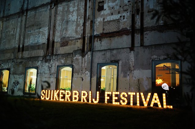 Suikerbrij festival lichtletters door Alwin van Wijngaarden (bron: Alwin van Wijngaarden)