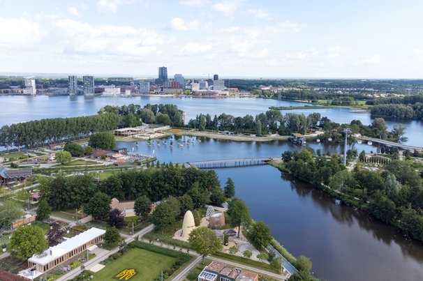 Luchtfoto van de Floriade in Almere door Claire Slingerland (bron: Shutterstock)