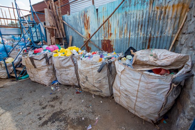 Uitgesorteerd plastic Kenya door nai010 uitgevers (bron: nai010 uitgevers)