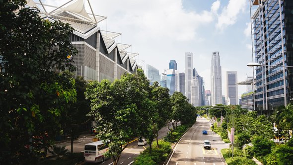 Stad van de toekomst. Harmonie van stad en natuur. door Danila Shtantsov (bron: Shutterstock)