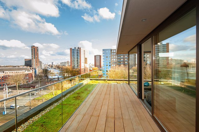 Dakenaanpak door een kleinere vastgoedeigenaar in Rotterdam door LG Architecten (bron: Gemeente Zoetermeer)