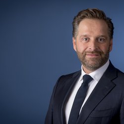 Minister voor Volkshuisvesting en Ruimtelijke Ordening: Hugo de Jonge door Martijn Beekman (bron: Rijksoverheid.nl)