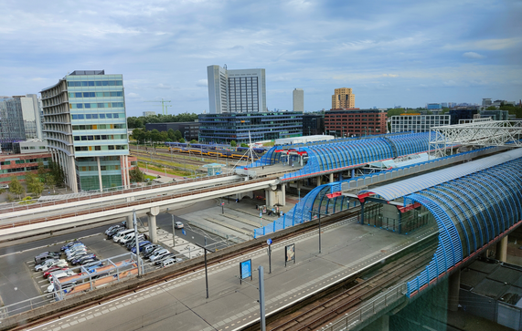 Station Amsterdam Sloterdijk door Miguel Couto (bron: Shutterstock)