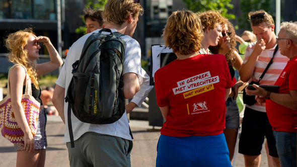 Ambtenaren van de Gemeente Utrecht gaan de straat op door Gemeente Utrecht (bron: Gemeente Utrecht)