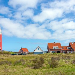 Rode vuurtoren op Texel door A.Basler (bron: Shutterstock)