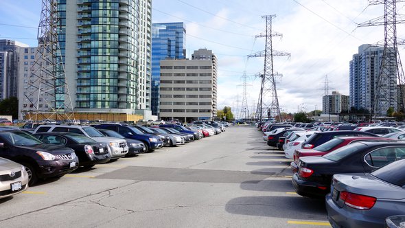 Finch Station parkeerplaats, Toronto door ValeStock (bron: shutterstock.com)