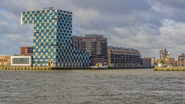 Lloydpier Rotterdam E-M1