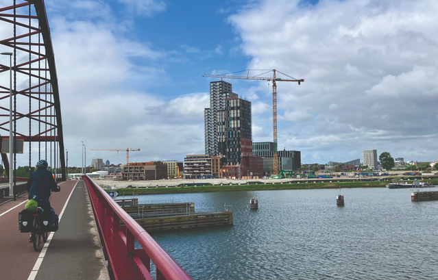 Sluisbuurt vanaf Schellingwouderbrug door Uitgeverij Thoth (bron: Uitgeverij Thoth)
