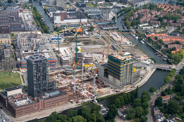 Luchtfoto wijk in aanbouw Amsterdam door Aerovista Luchtfotografie (bron: shutterstock.com)