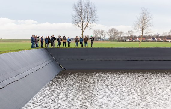 Veldbezoek waterbassin.jpg door Living Lab Schouwen-Duiveland (bron: Living Lab Schouwen-Duiveland)