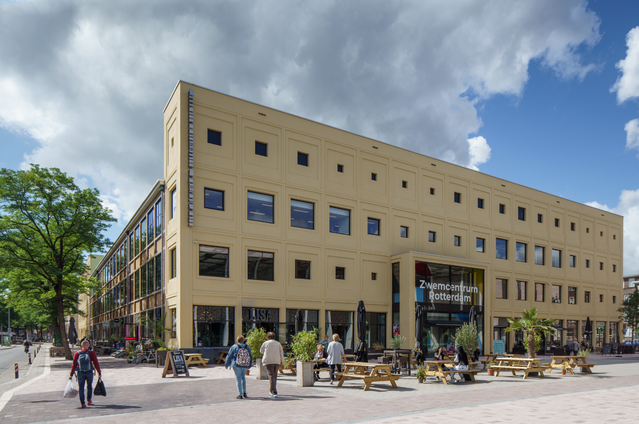 Zwemcentrum Rotterdam door Ronald Tilleman (bron: Kraaijvanger Architects)